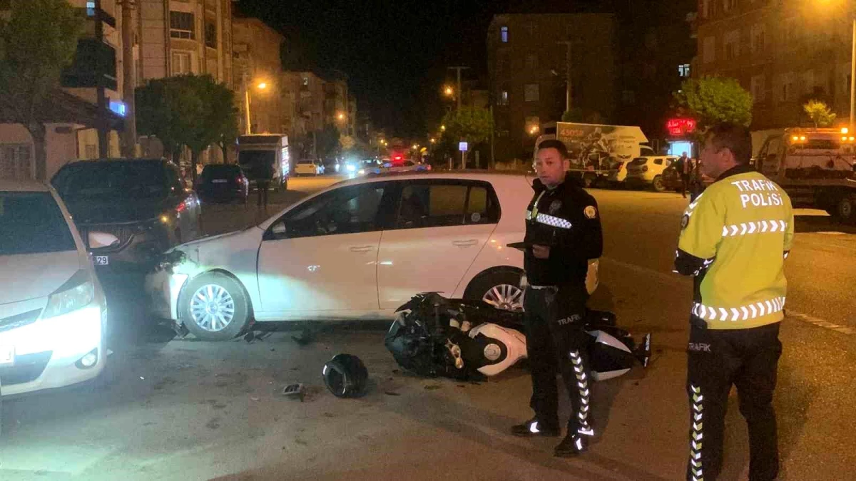 Karaman\'da otomobil ile çarpışan motosiklet sürücüsü ağır yaralandı