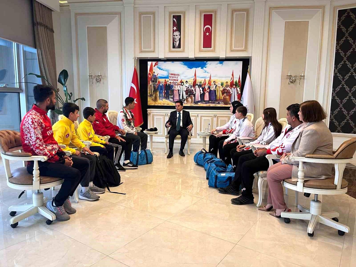 Esenyurt Belediyesi Şampiyon Sporcuları Ağırladı