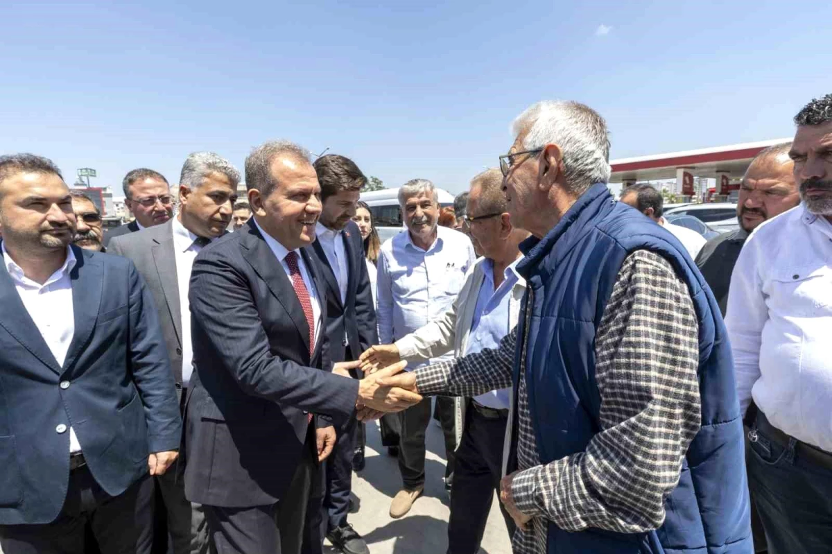 Mersin Büyükşehir Belediye Başkanı Vahap Seçer, Muhtarlarla Buluştu