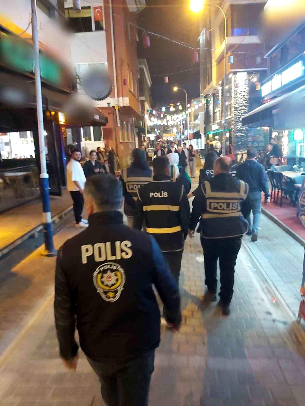Eskişehir\'de Huzur Uygulaması: Binlerce Şüpheli Sorgulandı, Kaçaklar Yakalandı