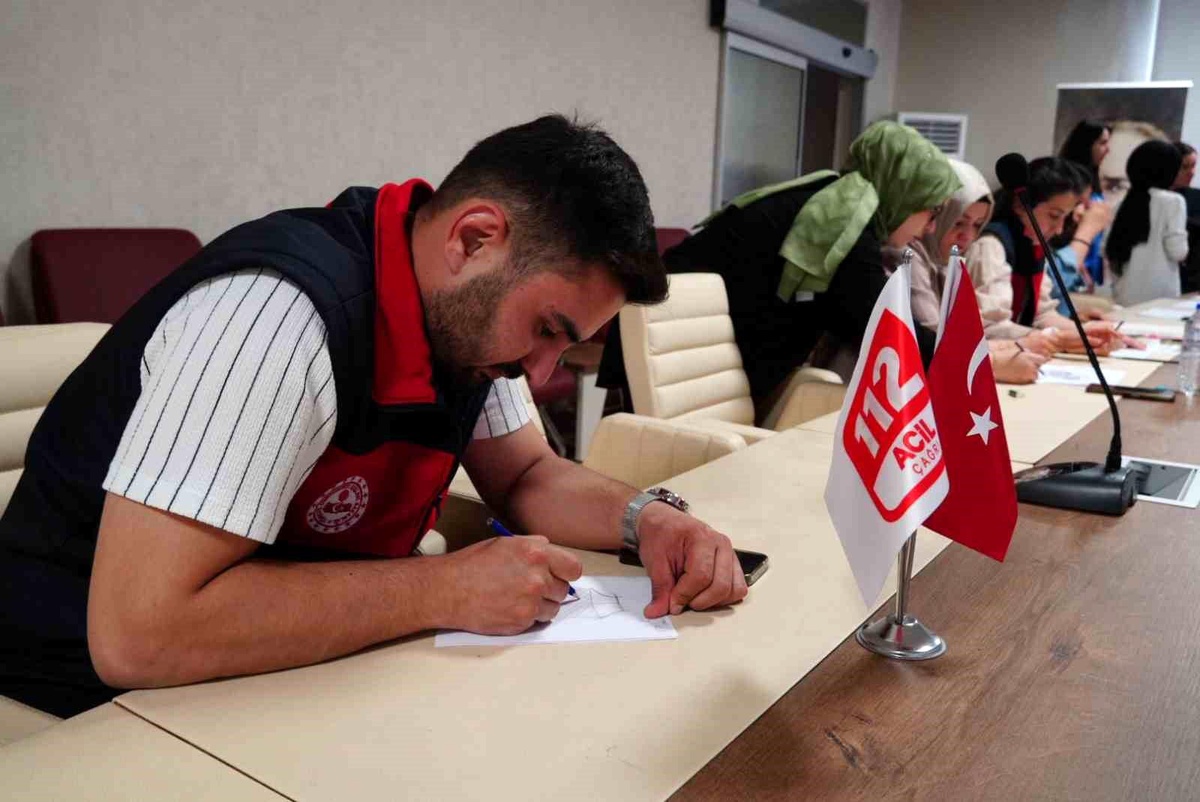Düzce Belediyesi Meslek Edindirme Kursları ile 112 Acil Çağrı Merkezi Müdürlüğü Arasında İşbirliği Protokolü İmzalandı