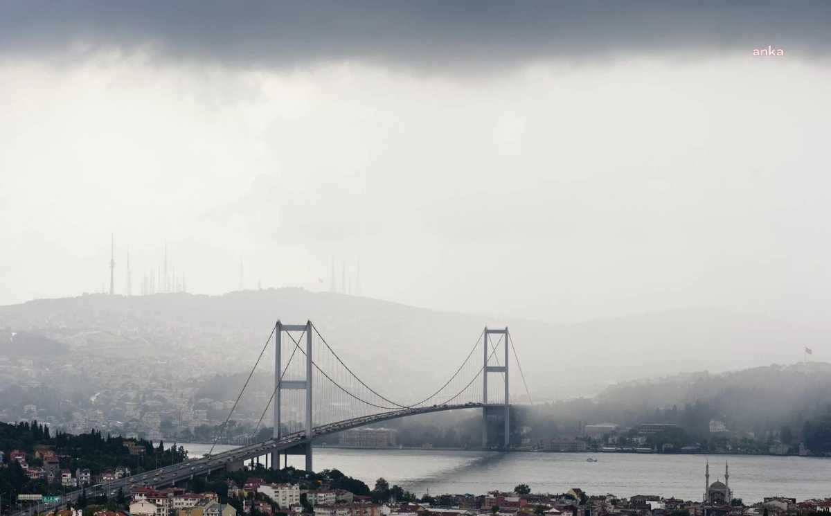 İstanbul\'da Hafta Sonu Fırtına ve Sağanak Yağış Bekleniyor