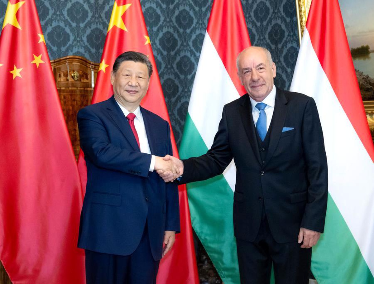 Çin Cumhurbaşkanı Xi Jinping, Macaristan Cumhurbaşkanı ile İlişkileri Güçlendirmek İçin Çalışmaya Hazır