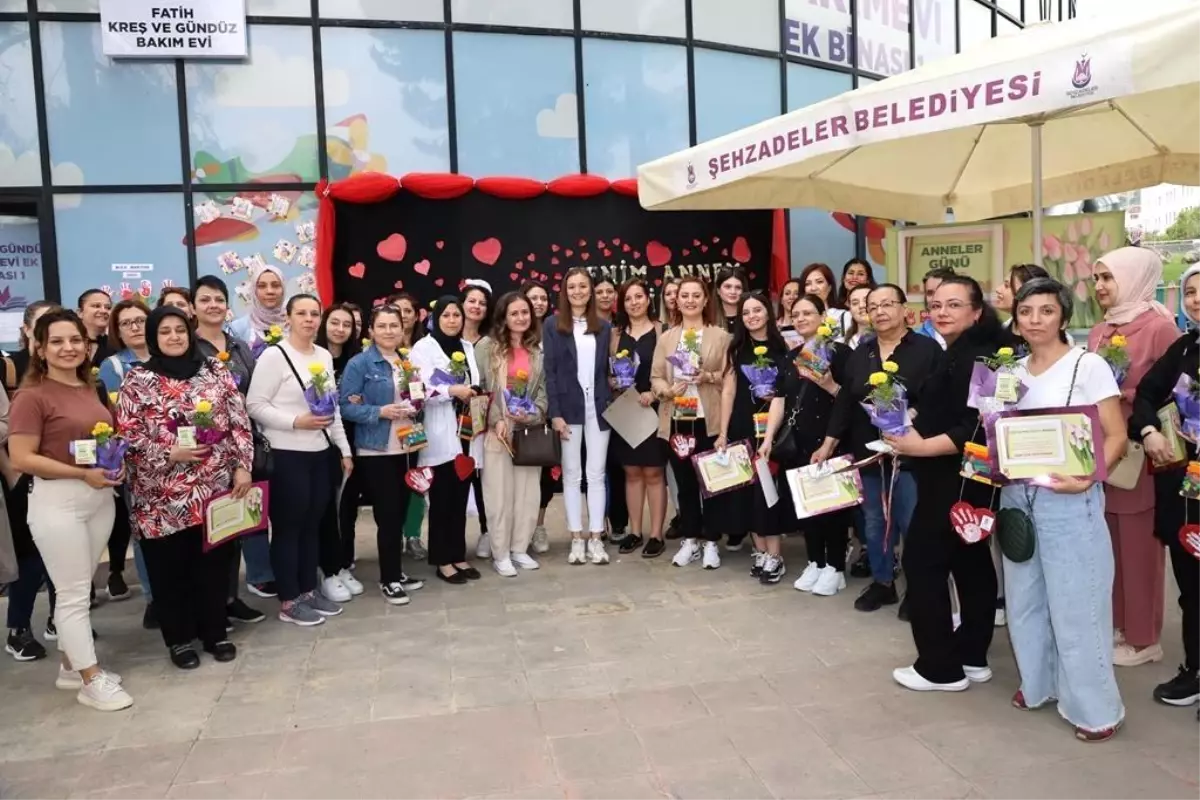 Şehzadeler Belediyesi Anneler Günü\'nü özel etkinliklerle kutladı