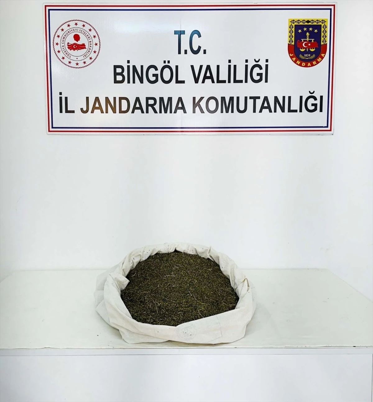 Bingöl\'ün Genç ilçesinde 3 kilo 650 gram toz esrar ele geçirildi