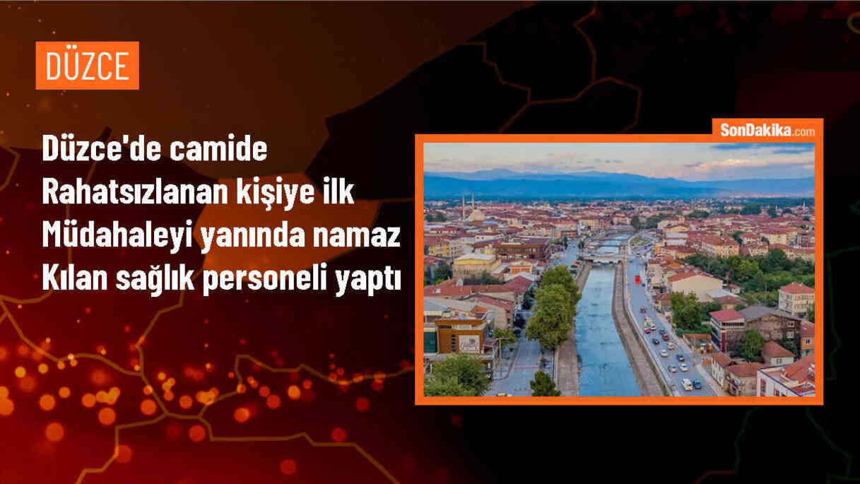 Akçakoca\'da camide rahatsızlanan kişiye sağlık personeli müdahale etti