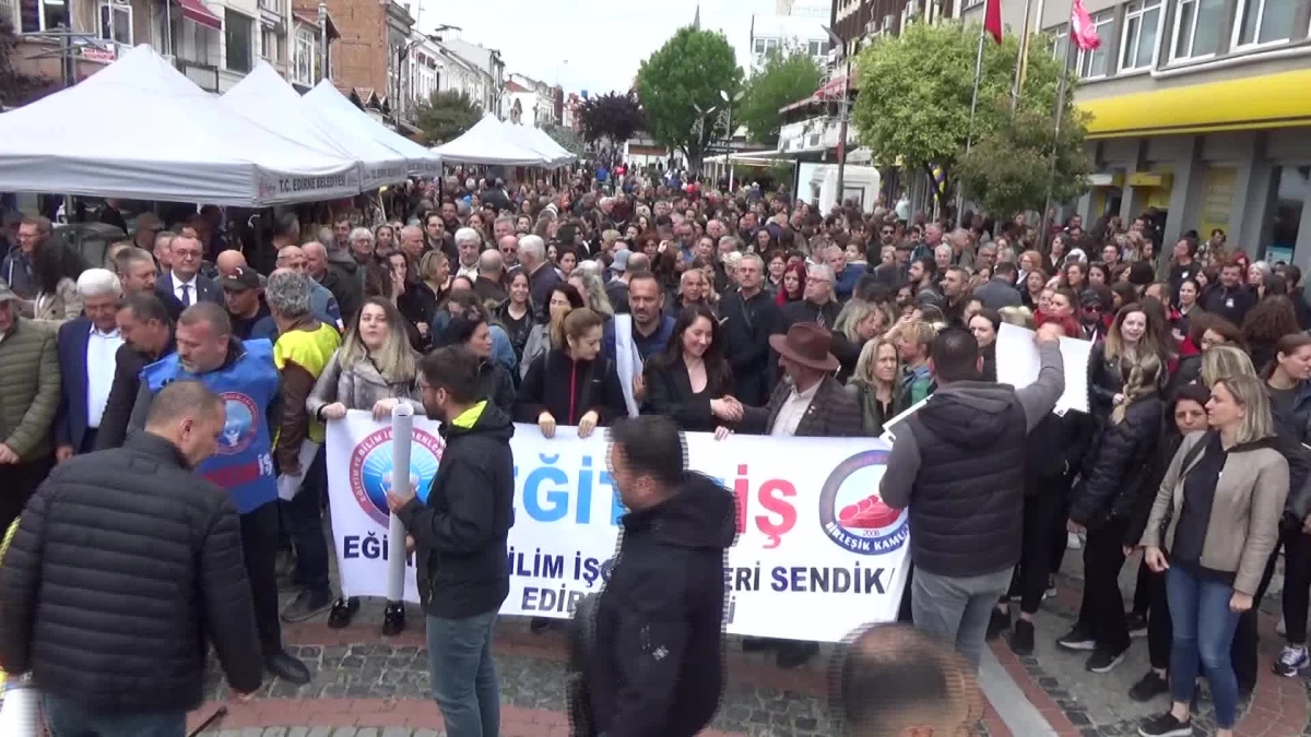 Edirne\'de Öğretmenler Şiddeti Protesto Etti, Bir Gün İş Bıraktı