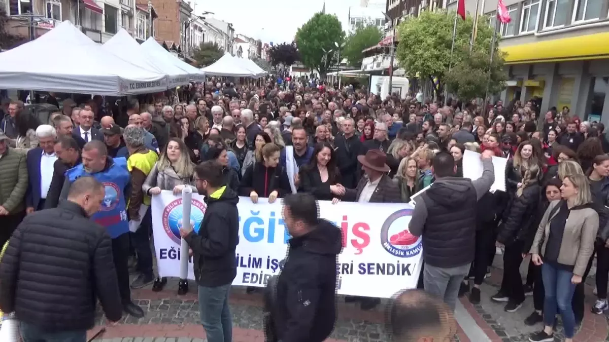 Edirne\'de Öğretmenler Şiddeti Protesto Etti, Bir Gün İş Bıraktı