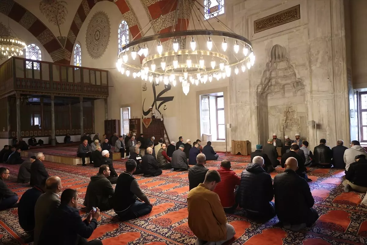 Edirne Vakıflar Bölge Müdürlüğü tarafından Vakıf Haftası dolayısıyla mevlit okutuldu