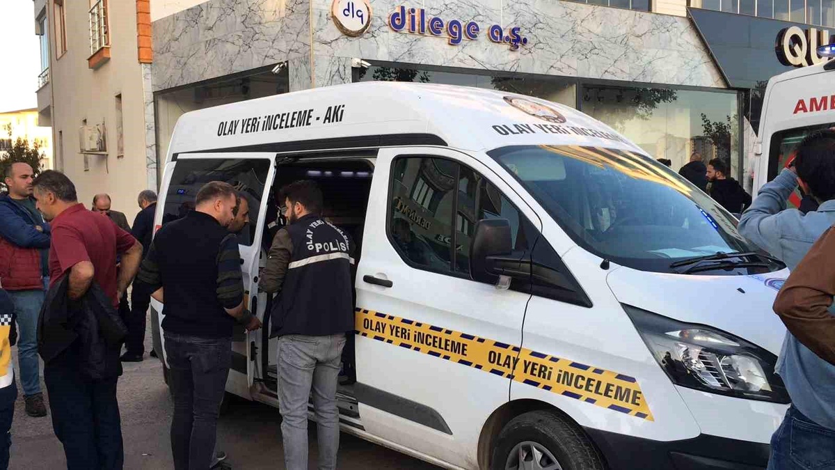 Elazığ\'da silahlı kavgada hayatını kaybedenlerin davası ertelendi
