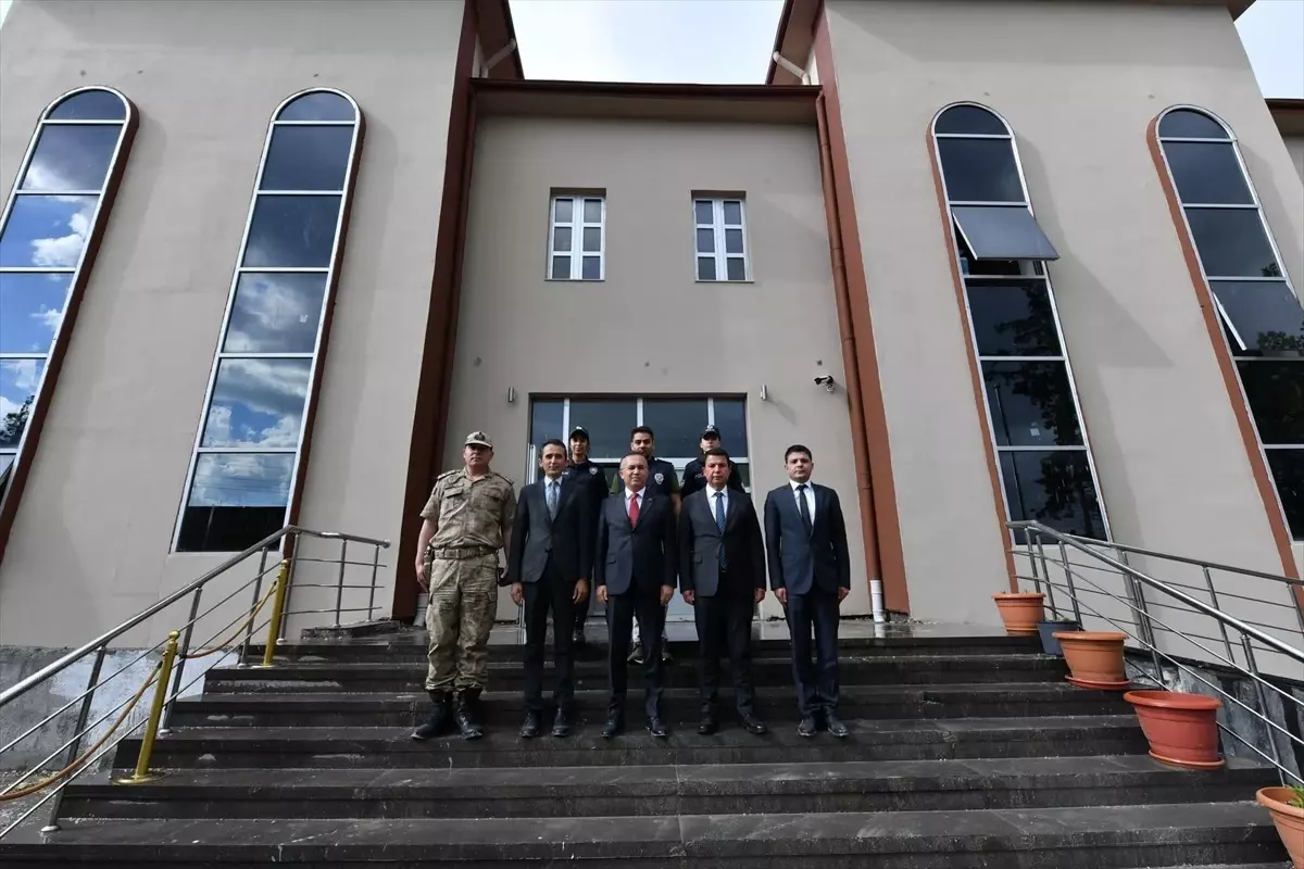 Gaziantep Valisi Kemal Çeber, Nurdağı ilçesinde incelemelerde bulundu