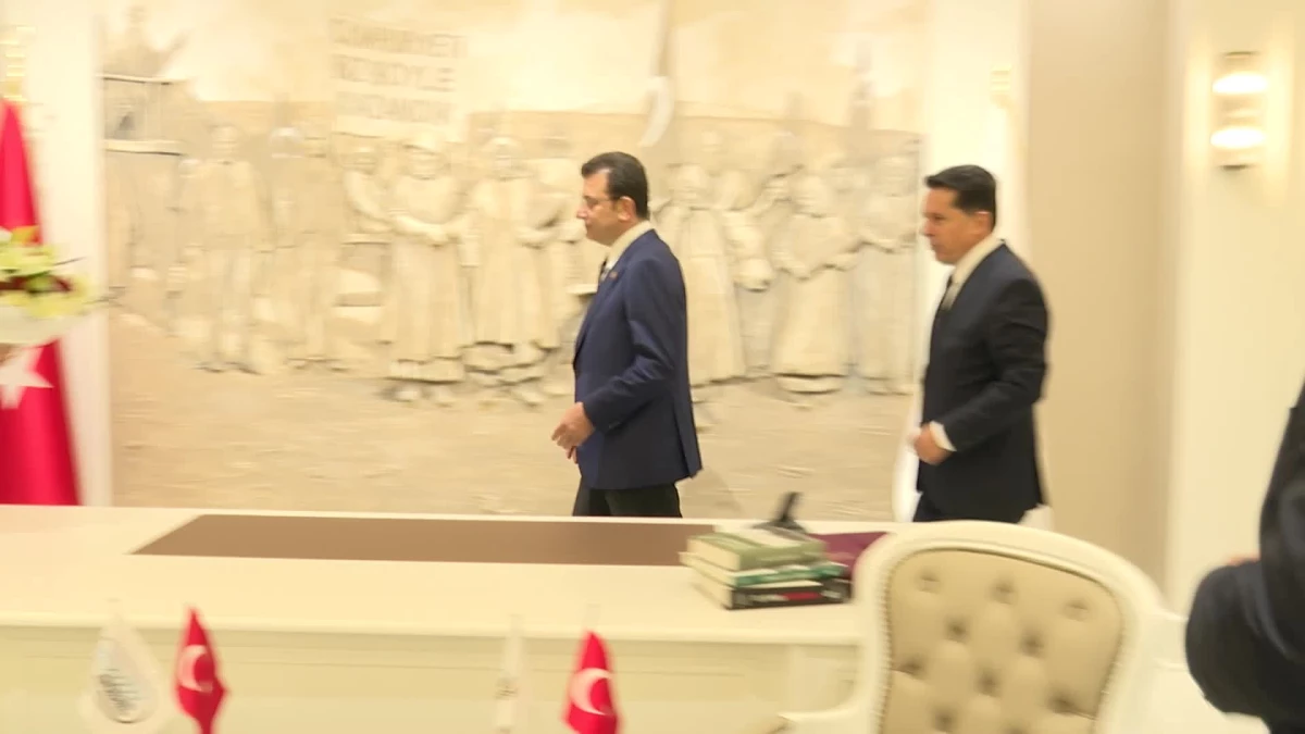 İmamoğlu ve Karabat, Esenyurt Belediye Başkanı Özer\'i tebrik etti