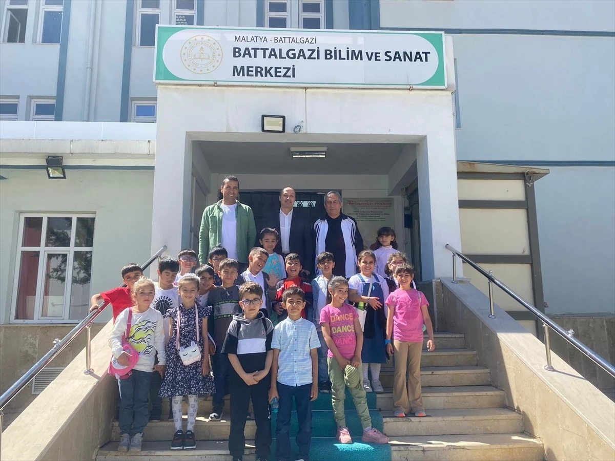 Malatya Kale İlçesi İlkokul Öğrencileri Bilim ve Sanat Merkezini Ziyaret Etti