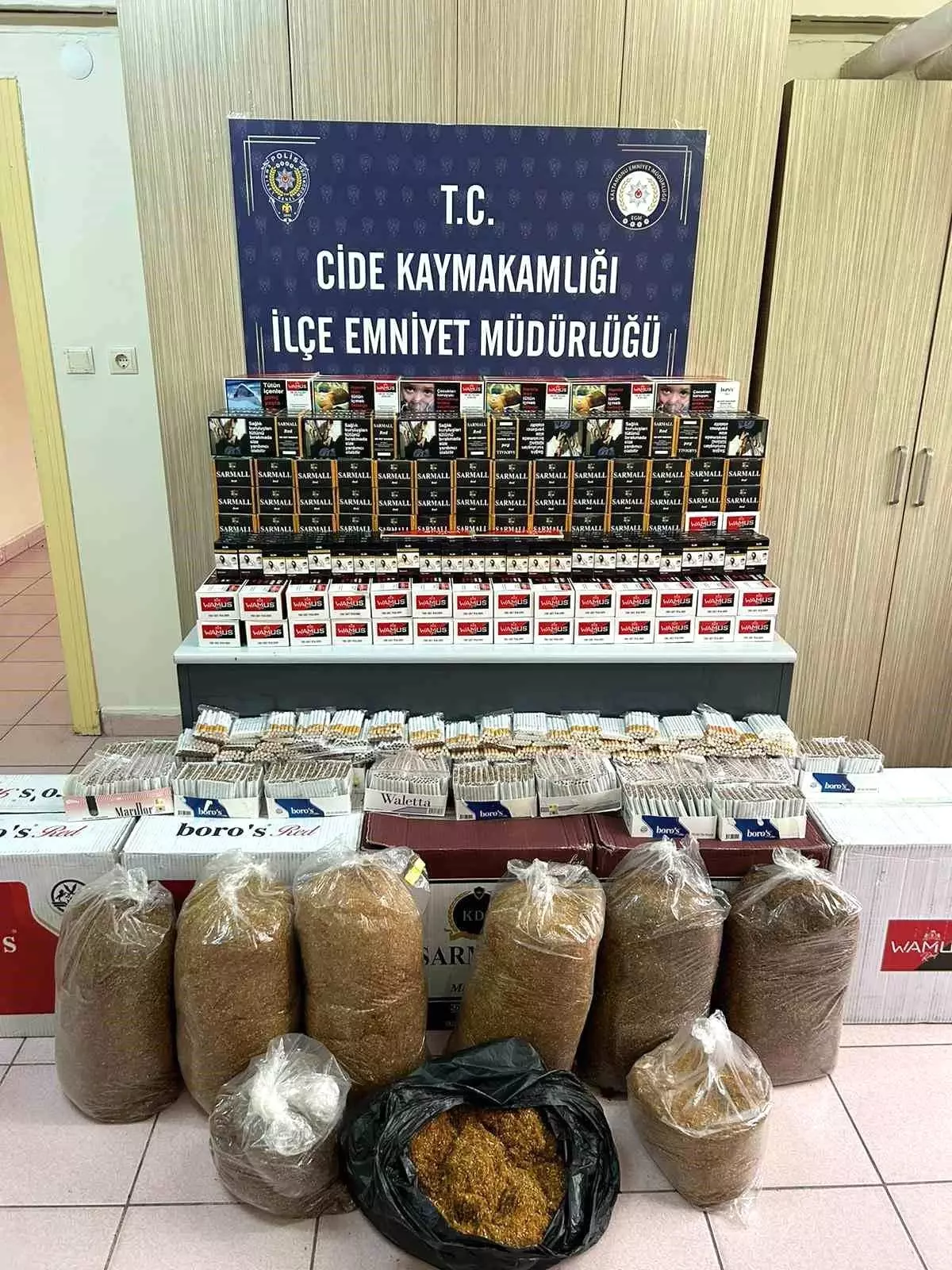 Kastamonu\'da yapılan operasyonda 50 bin adet boş ve 2 bin 300 adet doldurulmuş makaron ele geçirildi