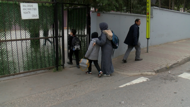 Öğretmenler, müdürün öldürülmesini protesto ediyor! Okullar grev nedeniyle boş kaldı