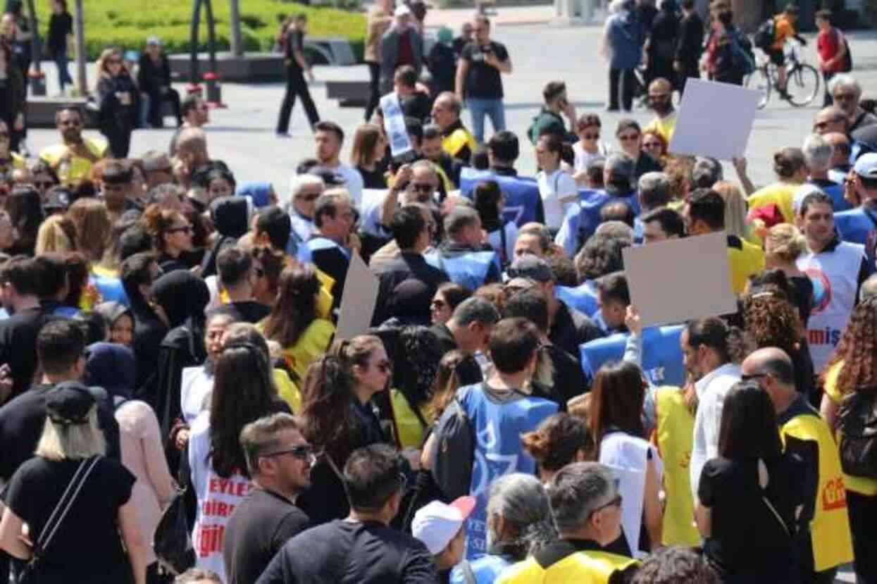 Öğretmenler, Türkiye genelinde iş bıraktı! Katledilen okul müdürü 81 ilde anıldı