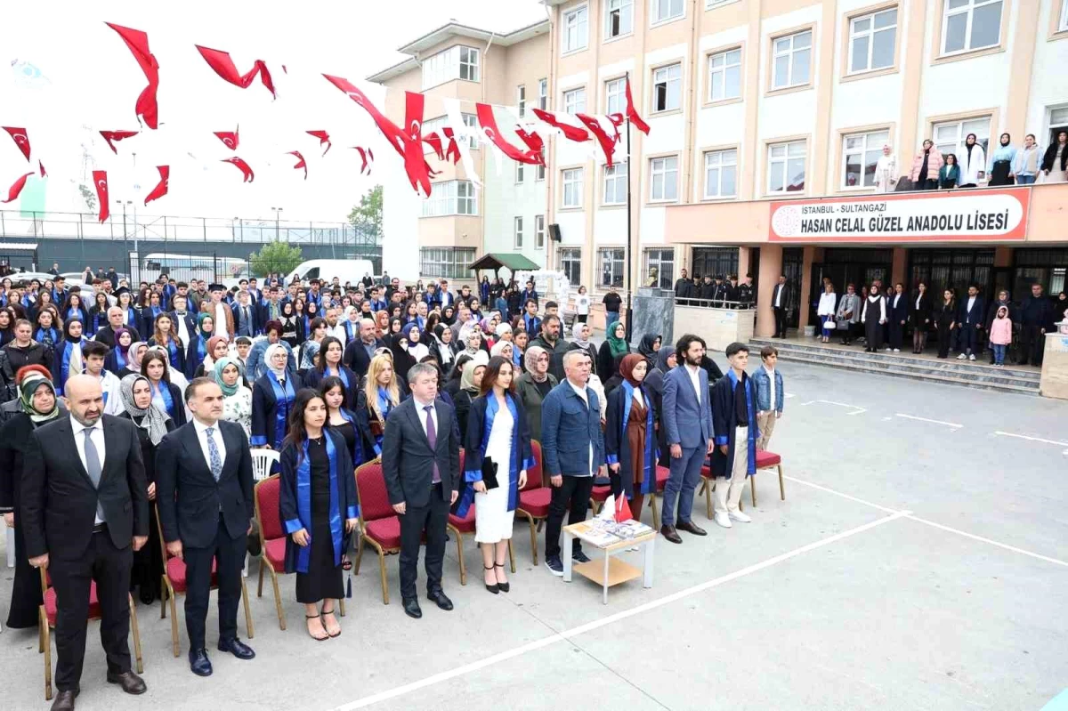 Sultangazi Belediyesi Liselerde Mezuniyet Töreni Düzenliyor