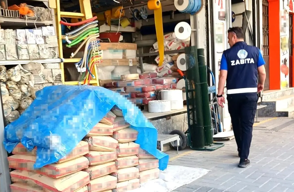 Turgutlu Belediyesi Zabıta Müdürlüğü Yol ve Kaldırım İşgallerini Denetliyor