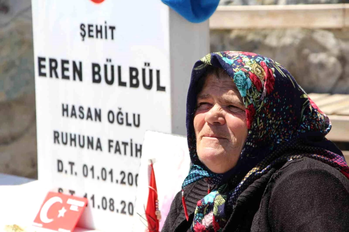 Eren Bülbül\'ün annesi Ayşe Bülbül, 6 yıldır Anneler Günü\'nü hüzünlü geçiriyor