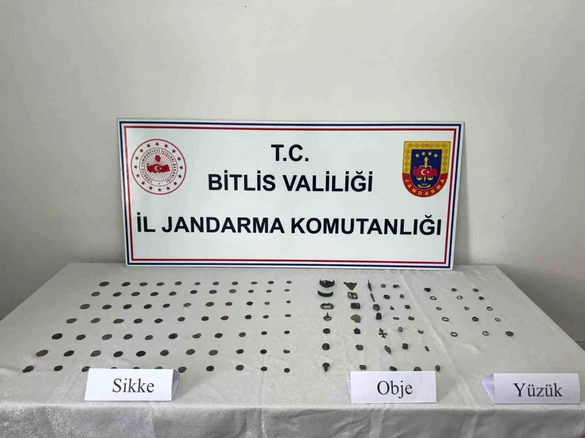 Bitlis\'te Yapılan Operasyonda 131 Parça Tarihi Eser Ele Geçirildi