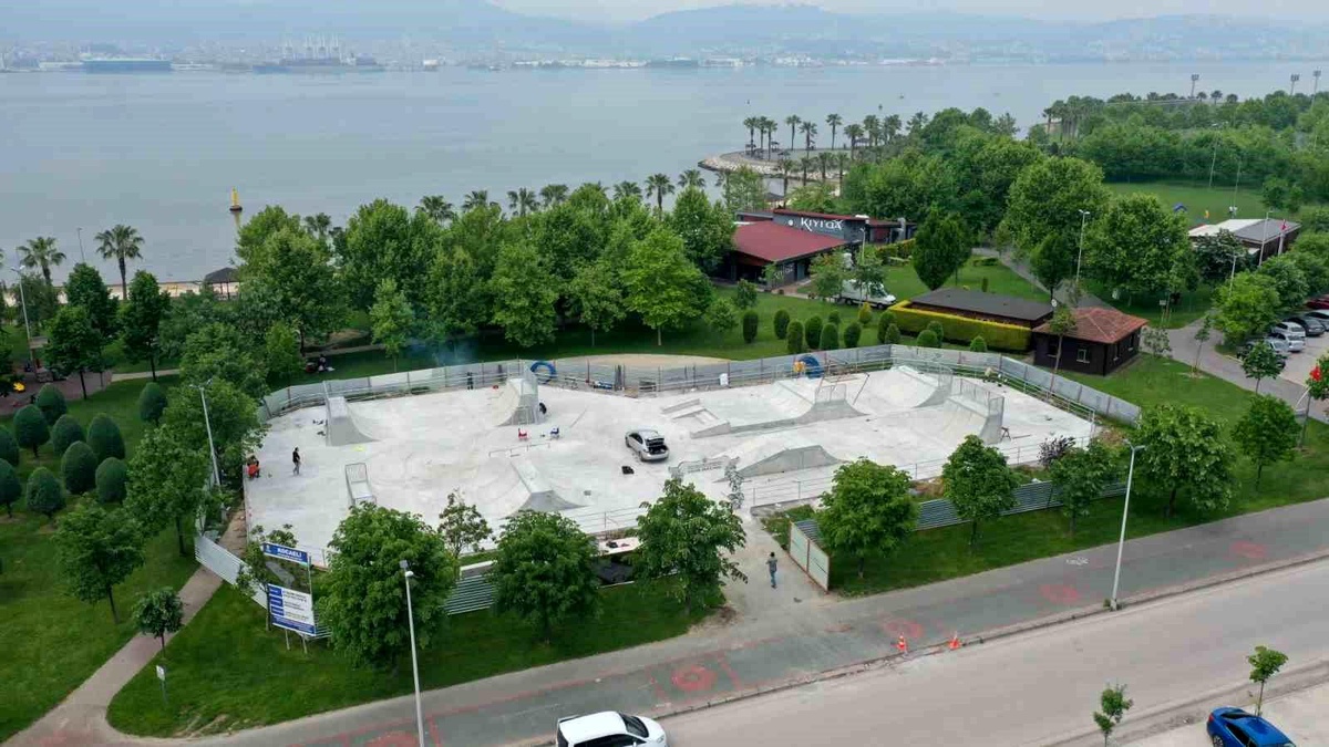 Kocaeli Büyükşehir Belediyesi Gölcük\'e skate park inşa ediyor