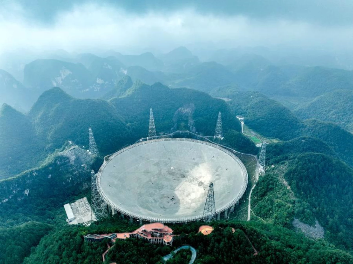 Çin\'deki Radyo Teleskobu, Evrenin Uzaklarında Gaz-Zengini Galaksiler Keşfetti