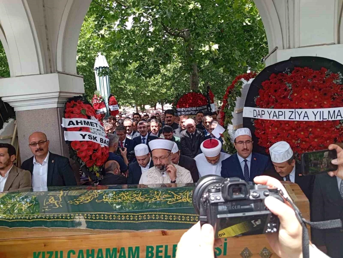 Cumhurbaşkanı Özel Kalem Müdürü Hasan Doğan\'ın Babası Osman Doğan\'ın Cenazesi Son Yolculuğuna Uğurlandı