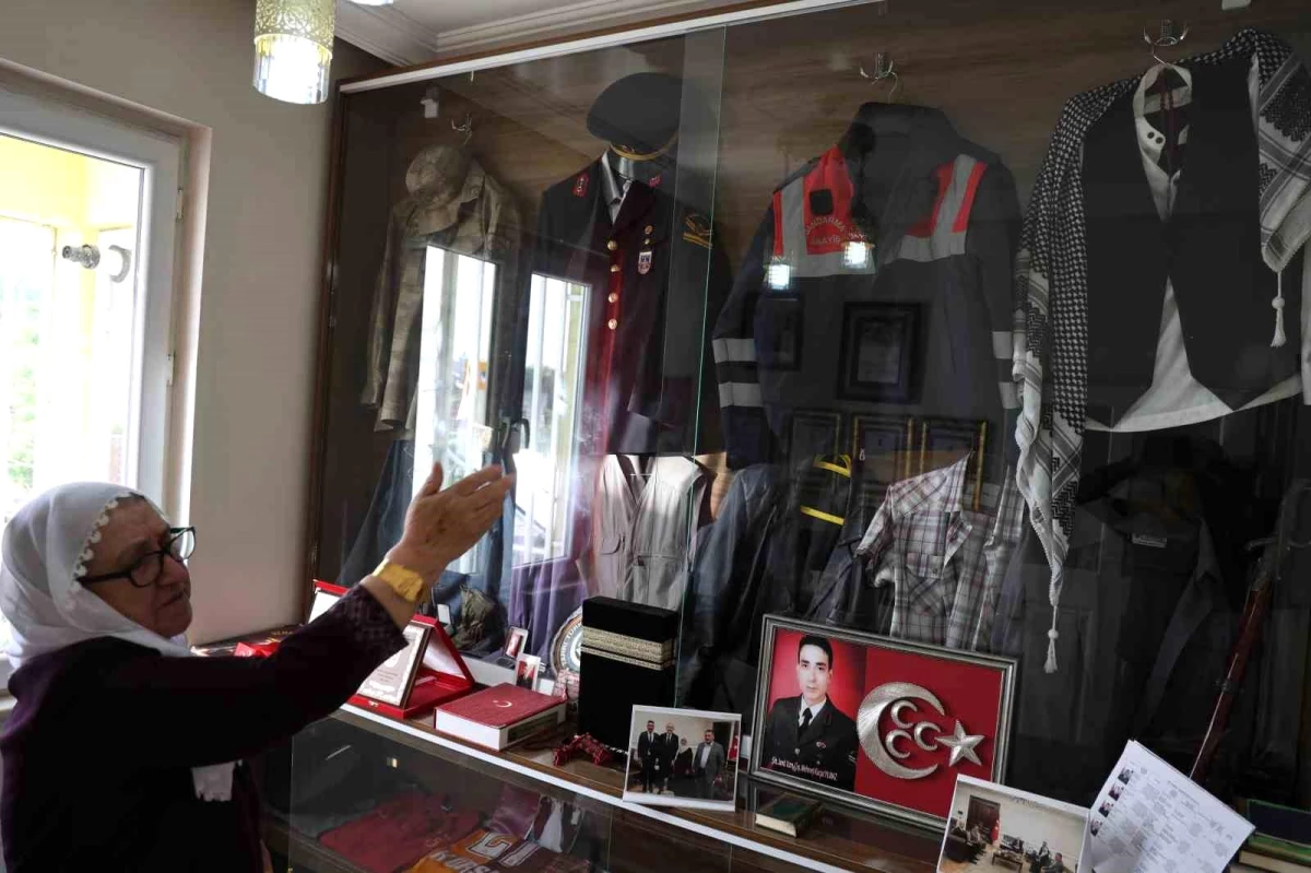 Diyarbakır\'da şehit annesi oğlunun eşyalarını müzeye çevirdi