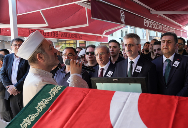 DP'li Cemal Enginyurt'tan okul müdürünün cenazesinde konuşan müftüye sert tepki: Bir Türk'ü sevmediniz