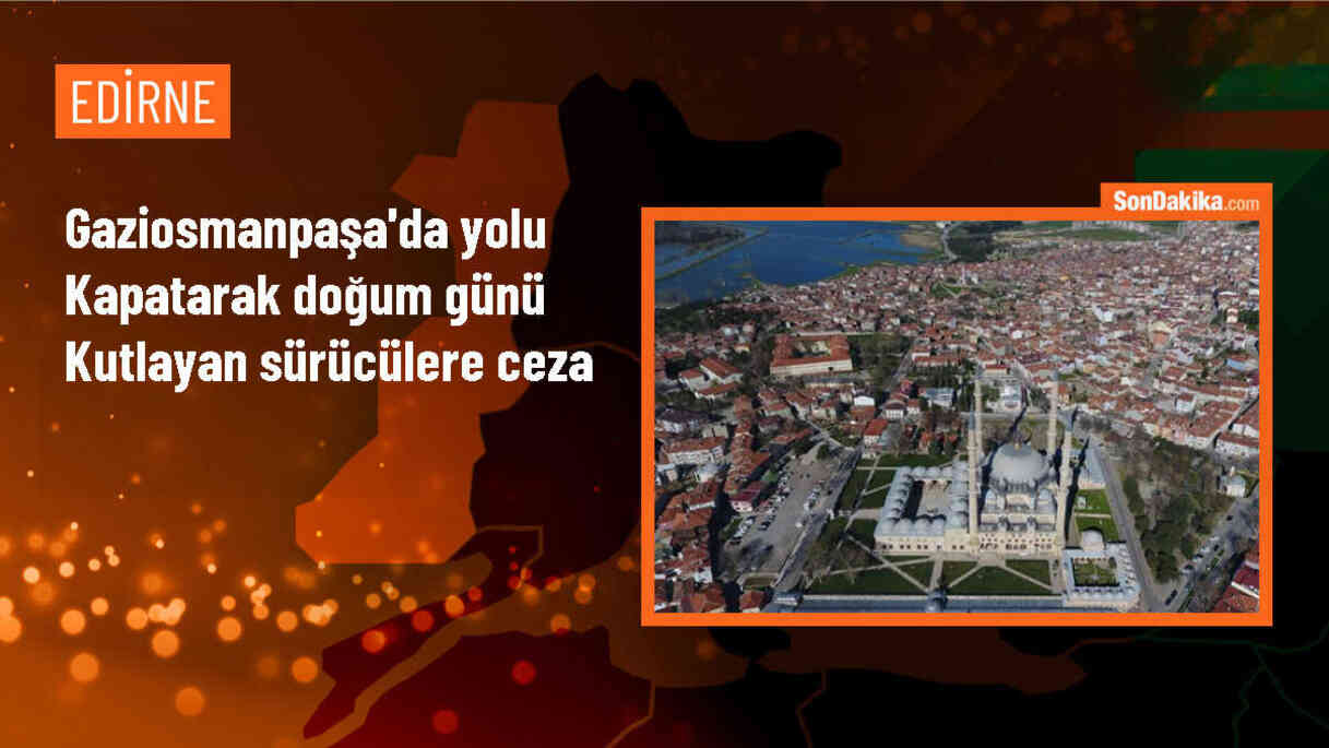Gaziosmanpaşa\'da Yolu Trafiğe Kapatarak Doğum Günü Kutlaması Yapan Sürücülere Cezalar Verildi