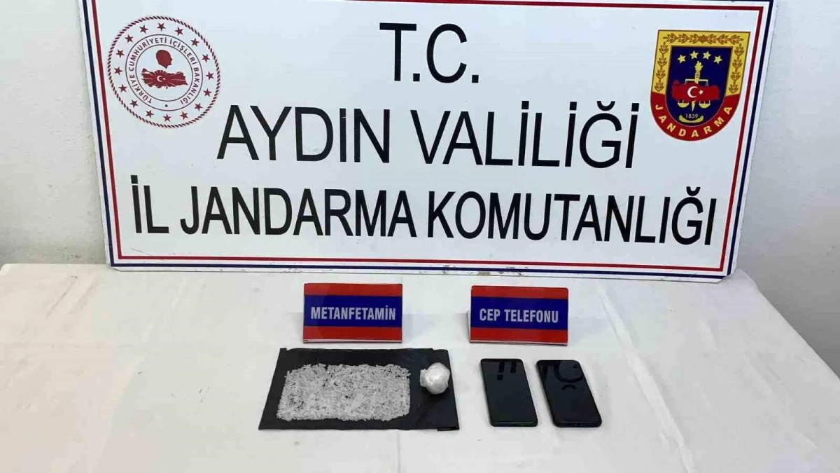 İzmir\'den Aydın\'a uyuşturucu sevkiyatı yapan şahıslara operasyon