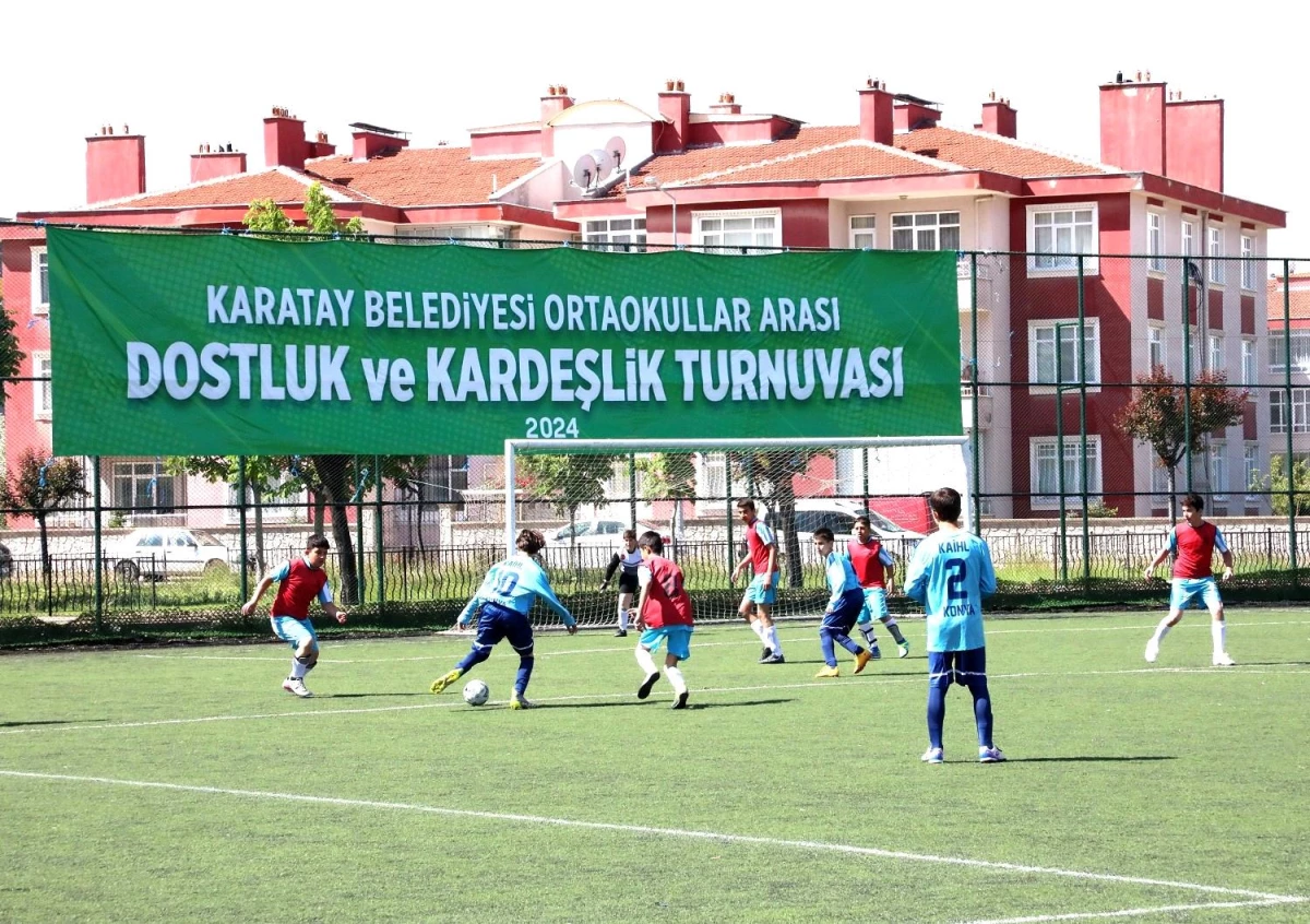 Karatay Ortaokullar Arası Dostluk ve Kardeşlik Futbol Turnuvası Başladı