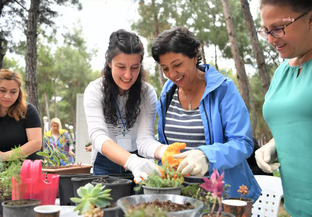 Konyaaltı Belediyesi Anneler Günü Teraryum Atölyesi\'ne Büyük İlgi