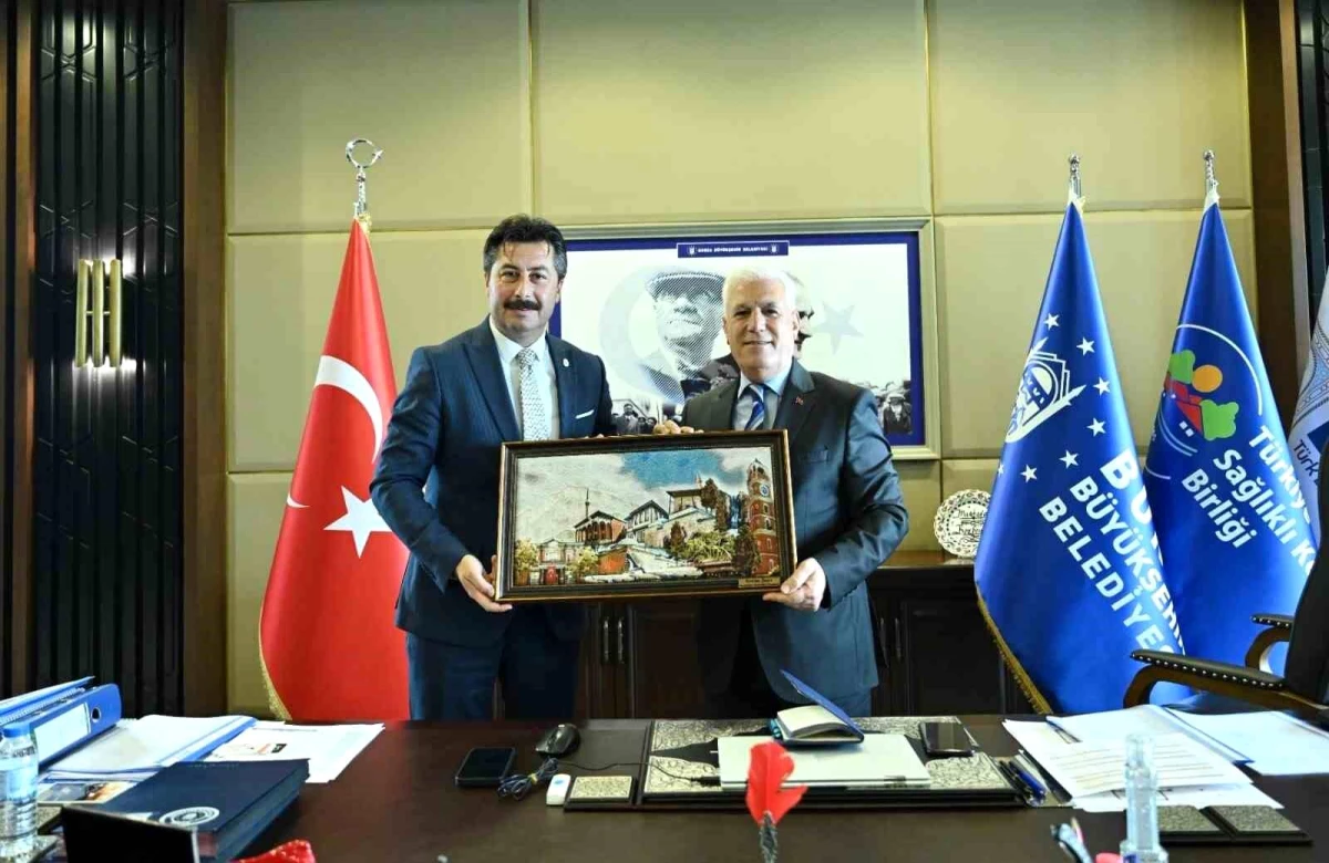Yenişehir Belediye Başkanı Mustafa Bozbey\'i Ziyaret Etti