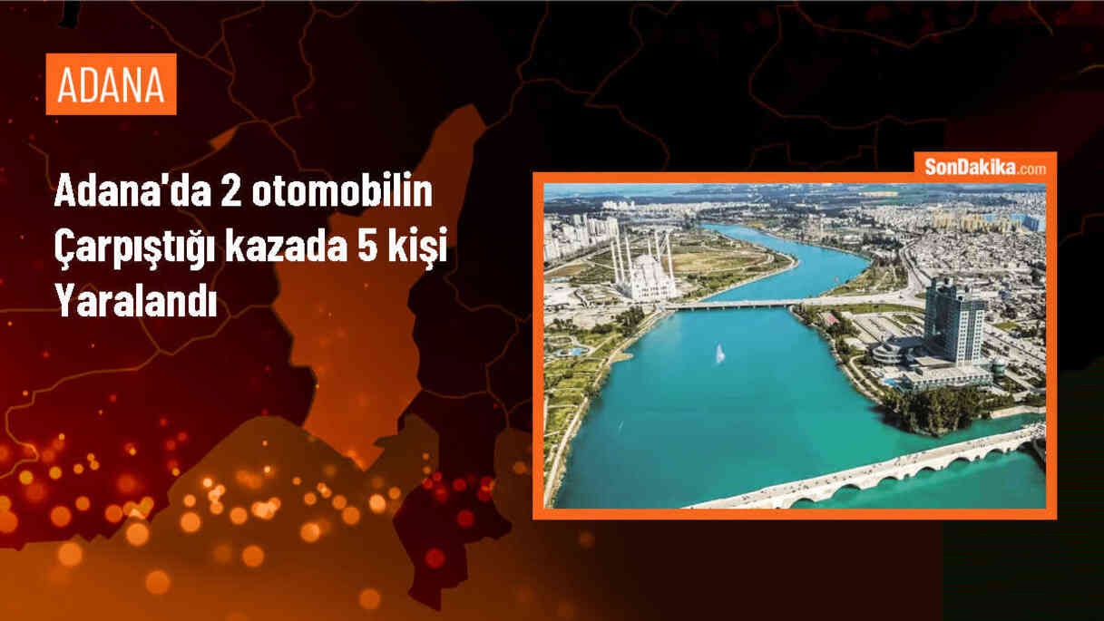 Adana\'da 2 Otomobil Çarpıştı: 5 Yaralı