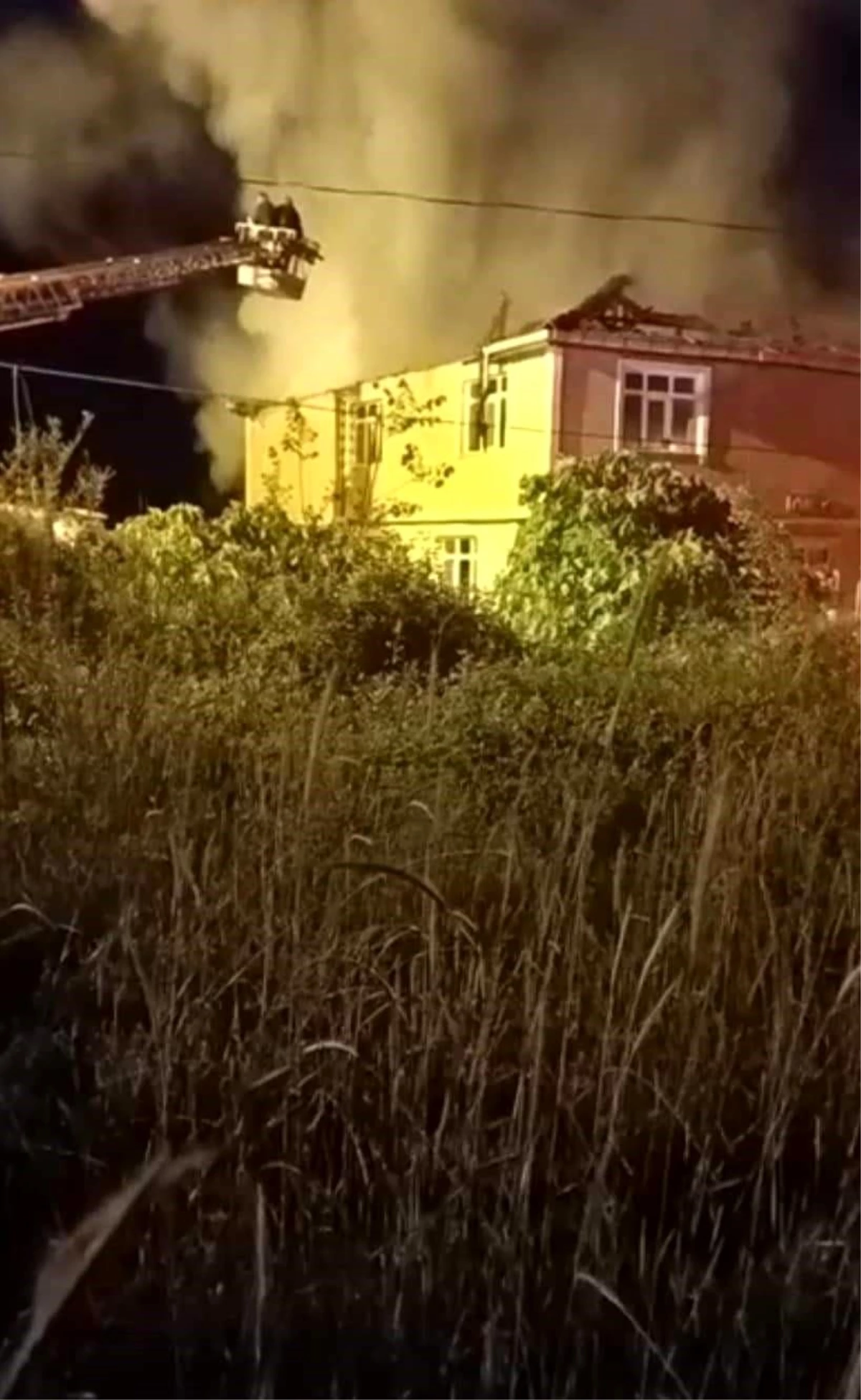 Zonguldak\'ın Alaplı ilçesinde çatı katında yangın çıktı