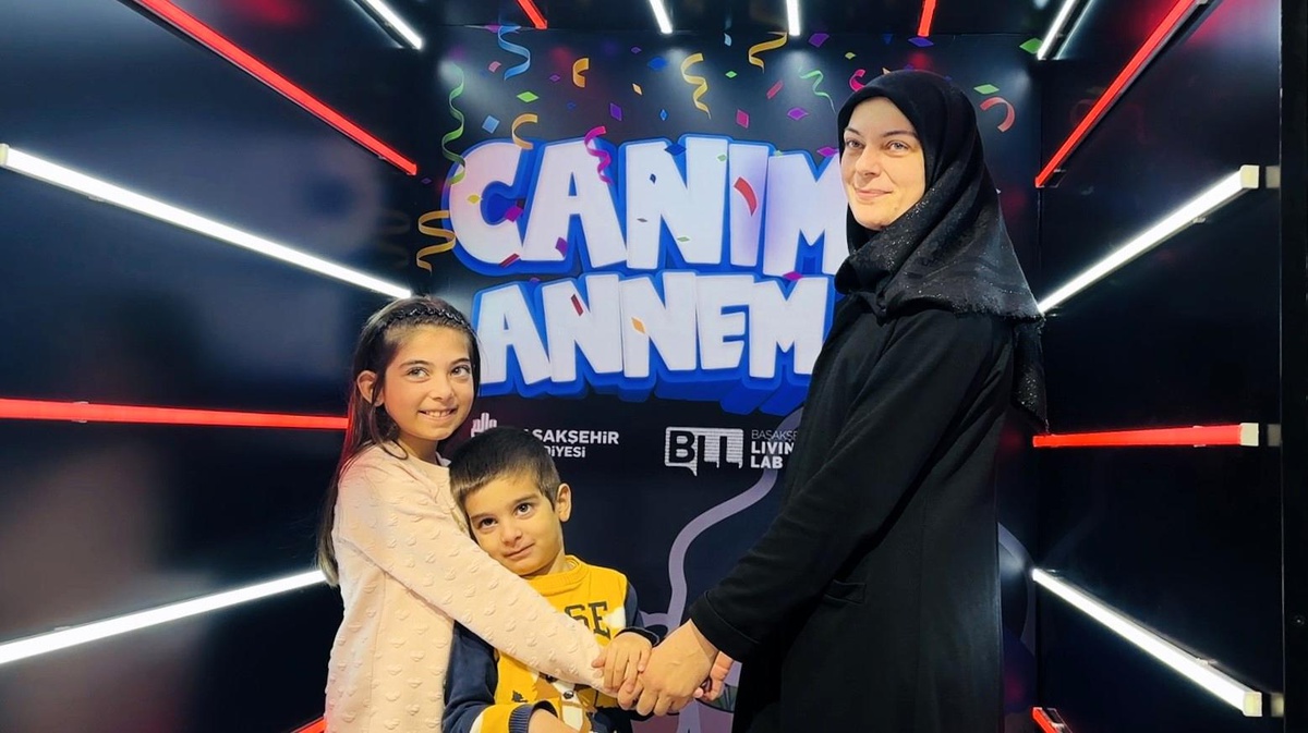 Başakşehirli çocuklar Anneler Günü\'nde 3 boyutlu tasarımlarını annelerine hediye etti