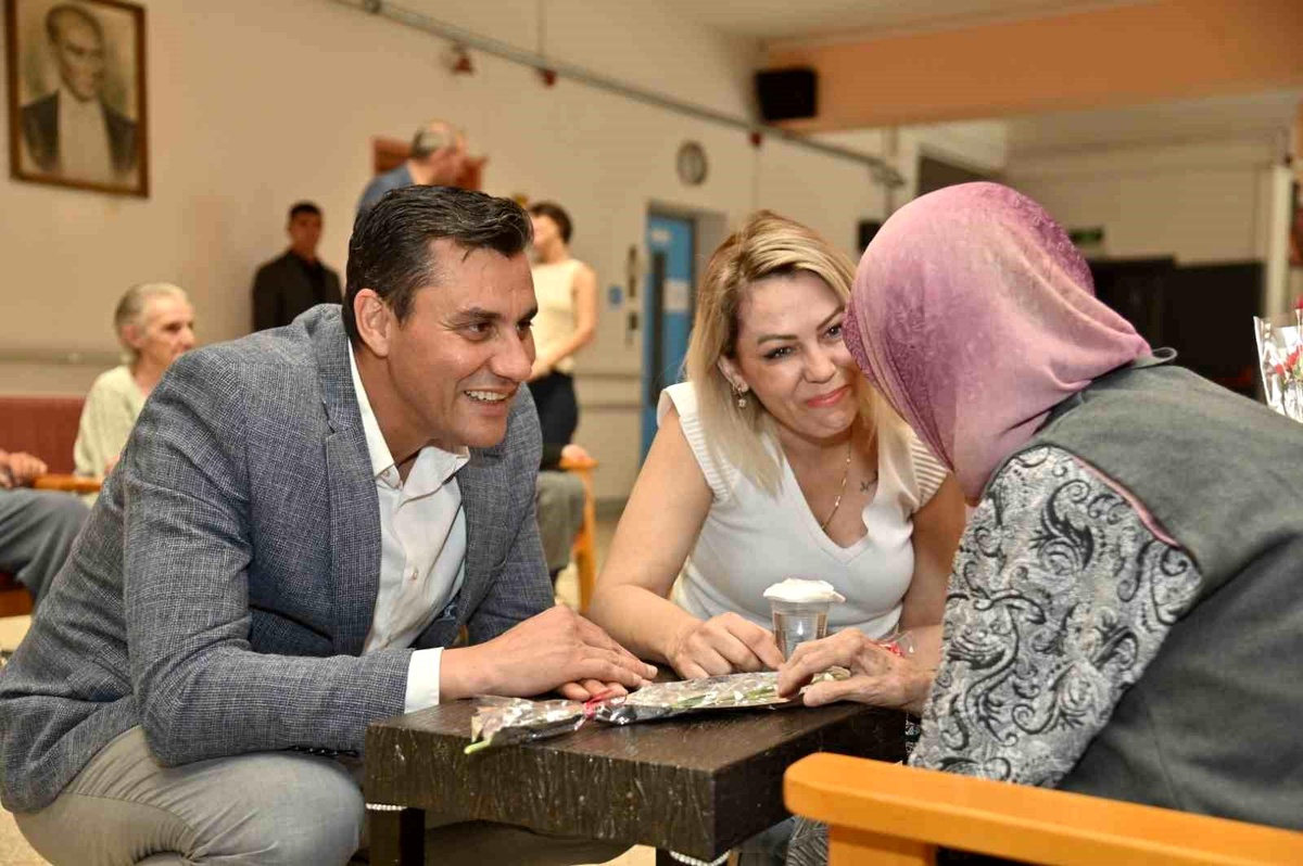 Manisa Büyükşehir Belediye Başkanı Anneler Günü\'nde Huzurevi Sakinlerini Ziyaret Etti