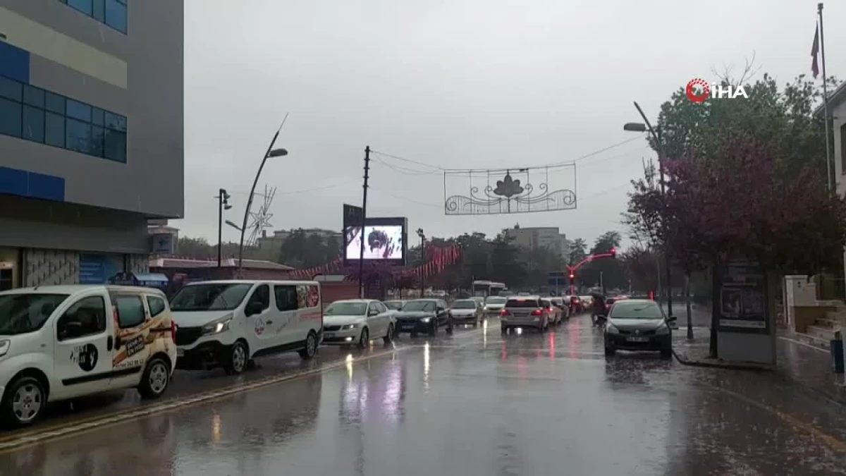Erzurum\'da Sağanak Yağış Etkili Oldu