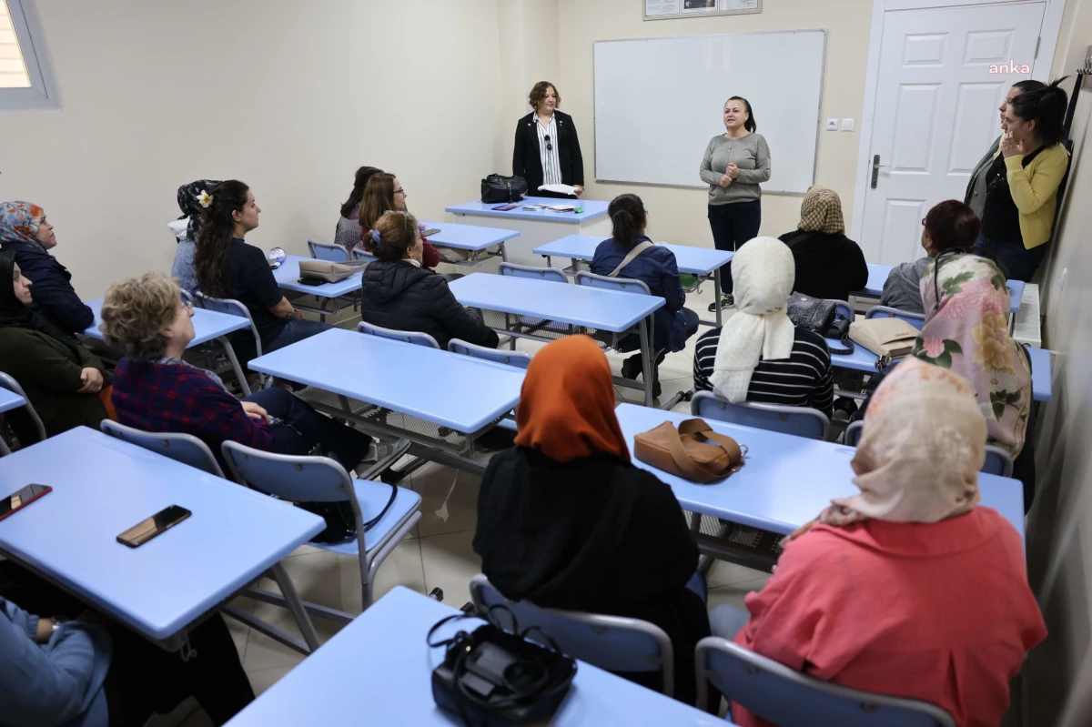 Eskişehir Büyükşehir Belediyesi Kadın Çalışmaları Şube Müdürlüğü Şirintepe\'de Hizmet Tanıtım Toplantısı Düzenledi