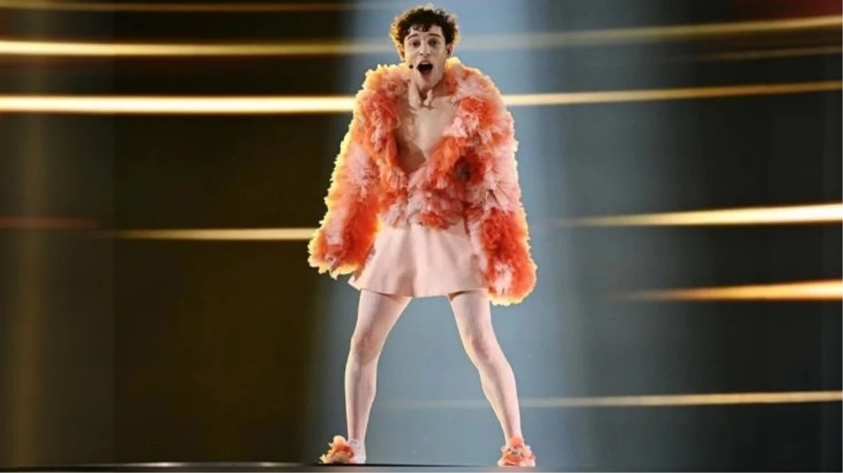 Eurovision\'da LGBT propagandası! Nemo kıyafeti ve şarkı sözleriyle mesajı verdi