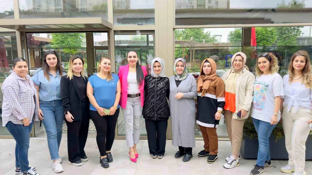 Diyarbakır Final Okulları öğrencileri annelerini kahvaltı etkinliğiyle onurlandırdı