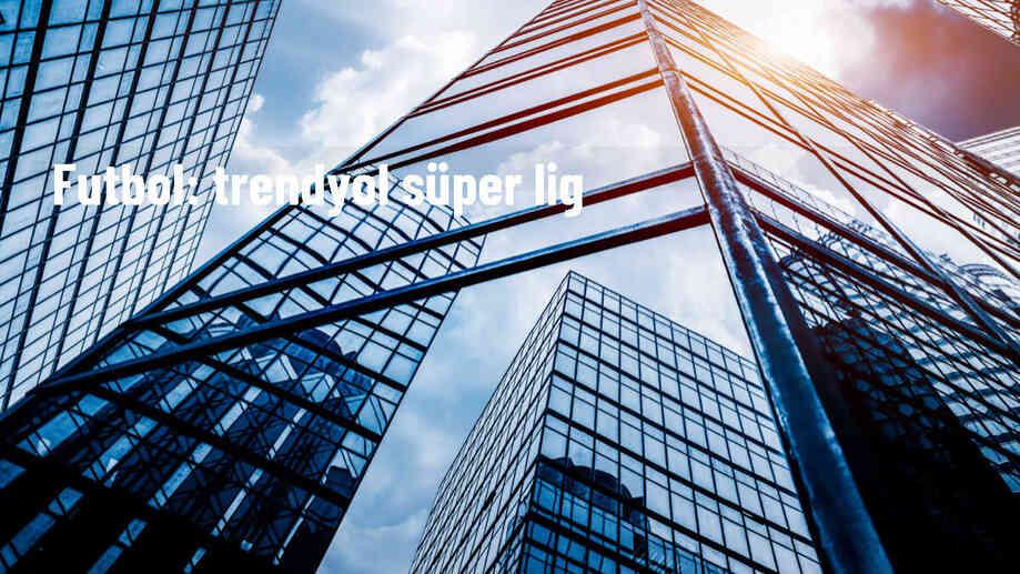 EMS Yapı Sivasspor-RAMS Başakşehir Maçının İlk Yarısını Konuk Ekip 1-0 Önde Tamamladı