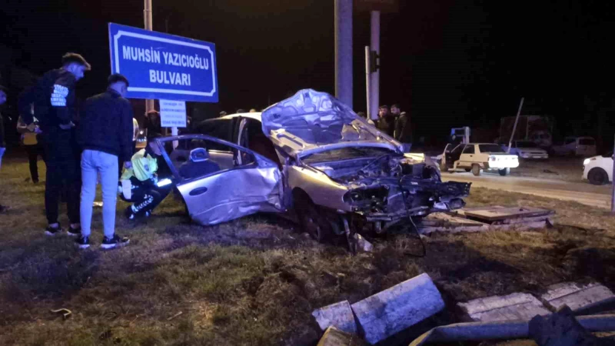 Elbistan\'da trafik kazası: 2 kişi yaralandı