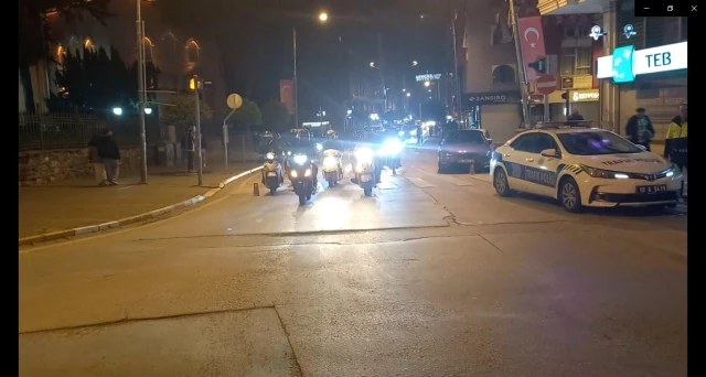Balıkesir'de motokuryeler, öldürülen kurye için eylem yaptı