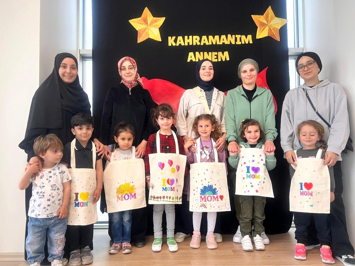 Kocaeli Büyükşehir Belediyesi Anne Şehir Merkezlerinde Anneler Günü Kutlaması