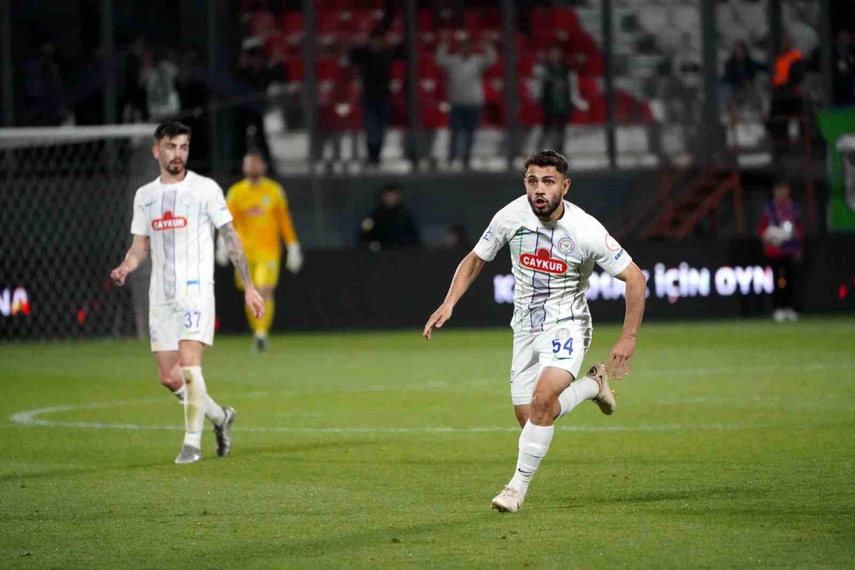 Çaykur Rizespor\'un genç orta sahası Mitat Pala, sakatlıktan sonra forma şansı yakaladı