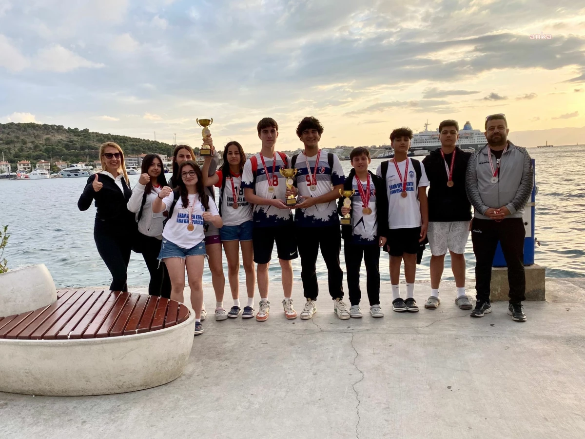 Efes Selçuklu Sporcuları Yarımada Spor Oyunları\'nda Madalyalarla Döndü