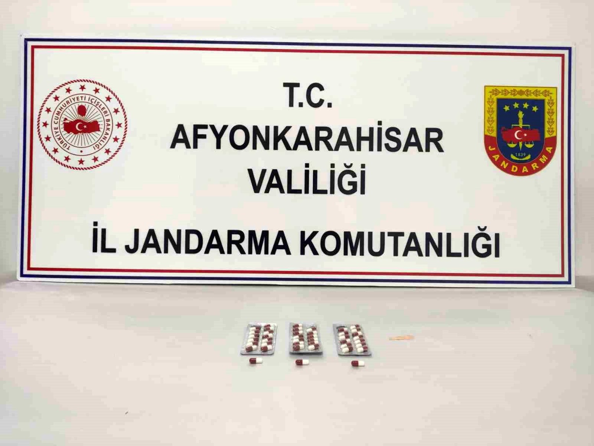 Afyonkarahisar\'da Aranan Şahıs Uyuşturucuyla Yakalandı