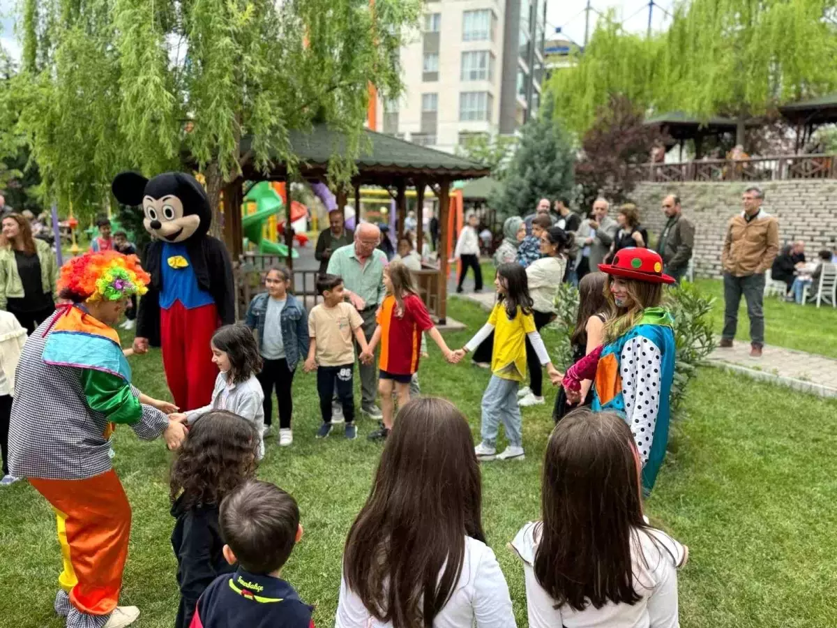 Karabük\'te Kulepark Sitesi Bahar Şenliği ve Anneler Günü Programı